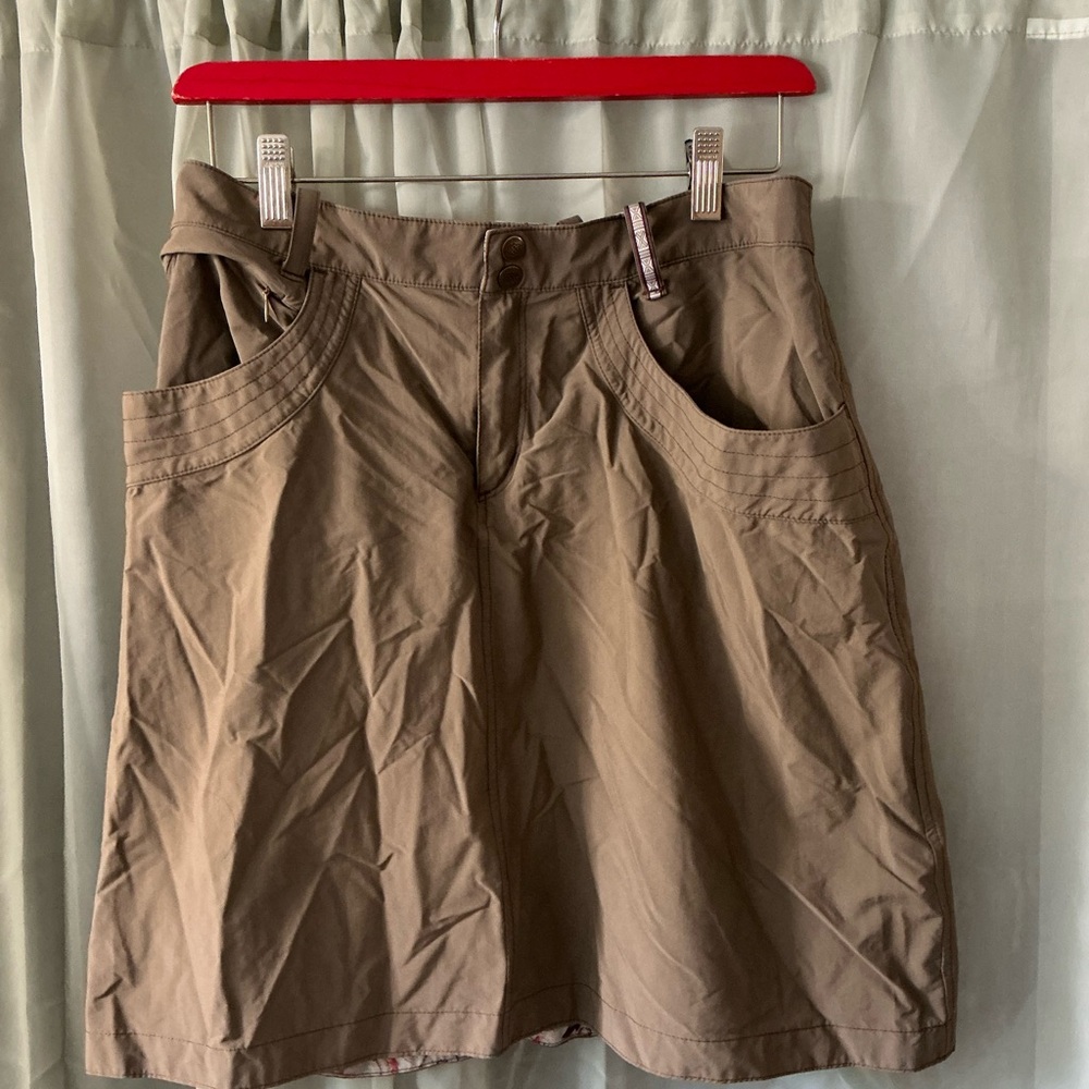 Sherpa adventure gear women’s khaki Mina Skirt size 6